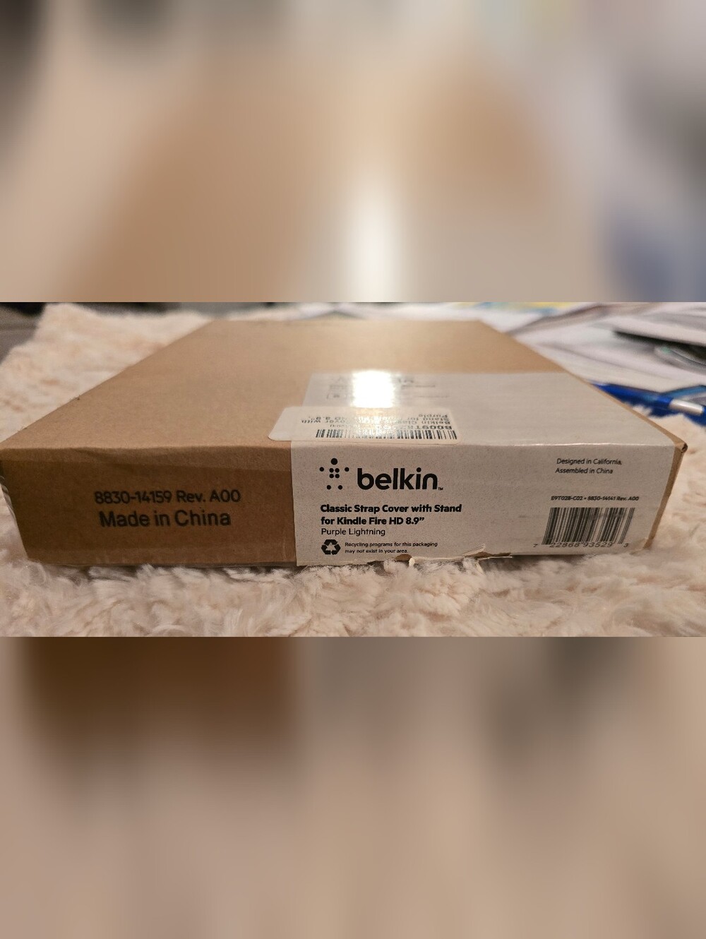NWOT- Belkin Classic Strap Cover w/ Stand for Kindle Fire HD 8.9"
